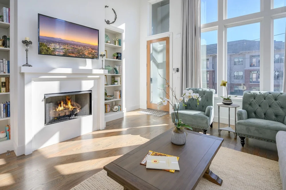 New Listing! Ultra-posh West End Townhome 4 Bedroom Townhouse