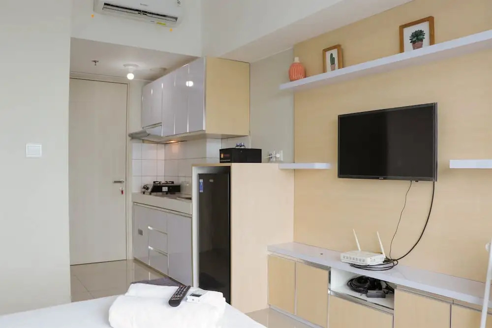 Cozy Living And Tidy Studio At Springlake Summarecon Apartment Bekasi