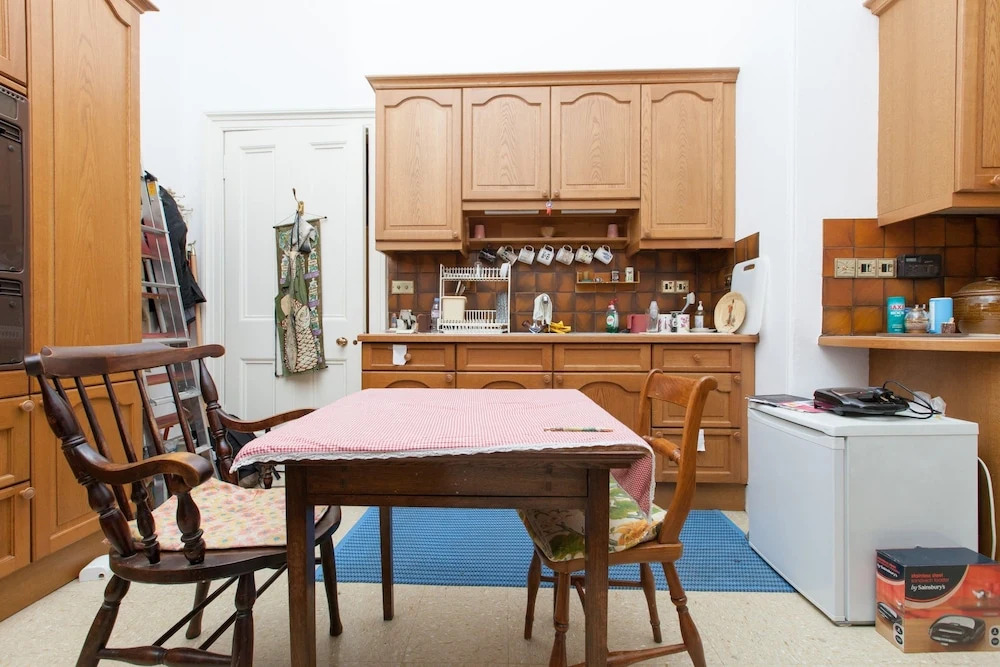 Quirky 2 Bedroom Property in West End