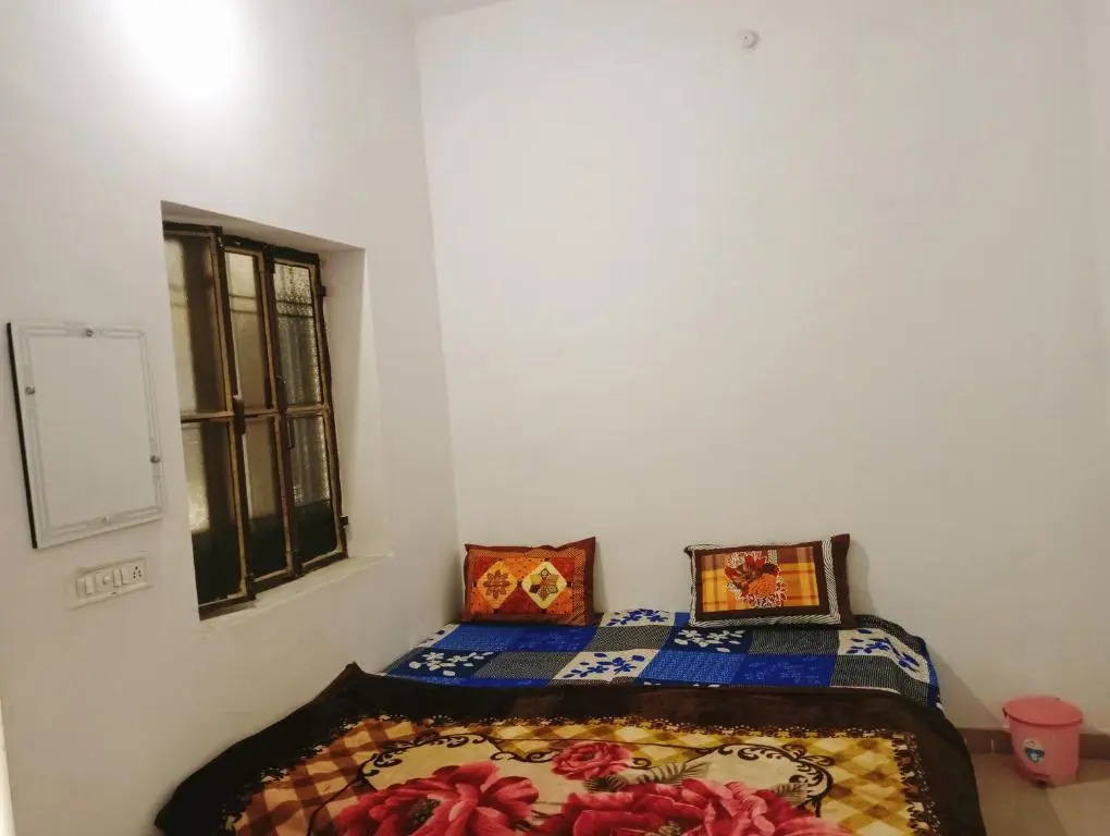 Veeras Hostel