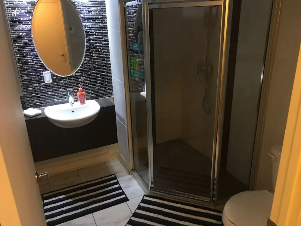 Laval centre apartment