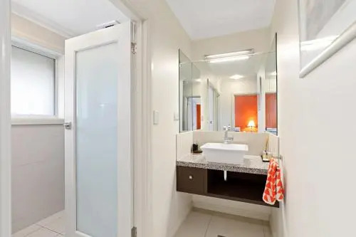 City Two Apartment