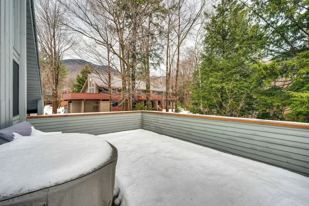 Pet-friendly Loon Mountain Condo w/ Deck + Grill!