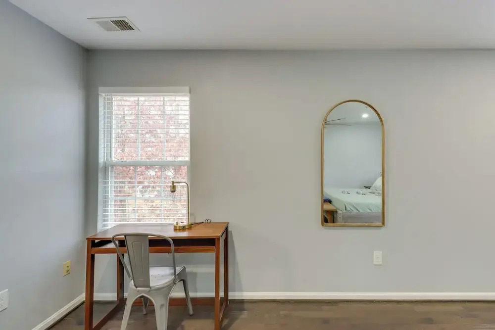 8 Mi to National Mall: Quiet Cheverly Apt