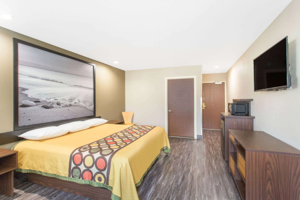 Super 8 by Wyndham National City Chula Vista