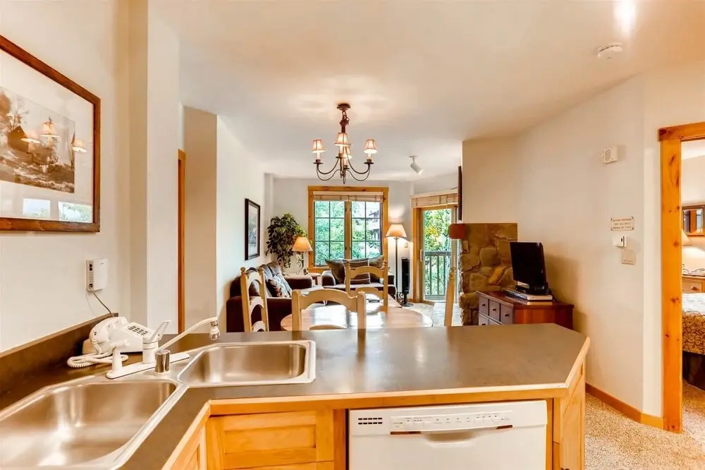 8500 Dakota Lodge