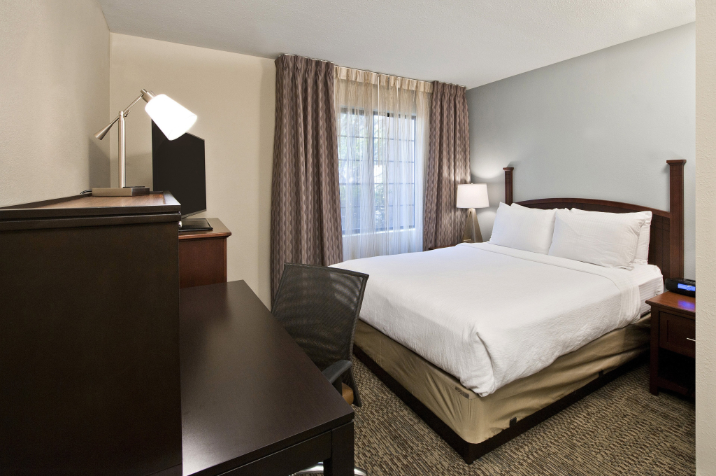 Staybridge Suites - Charlotte Ballantyne by IHG