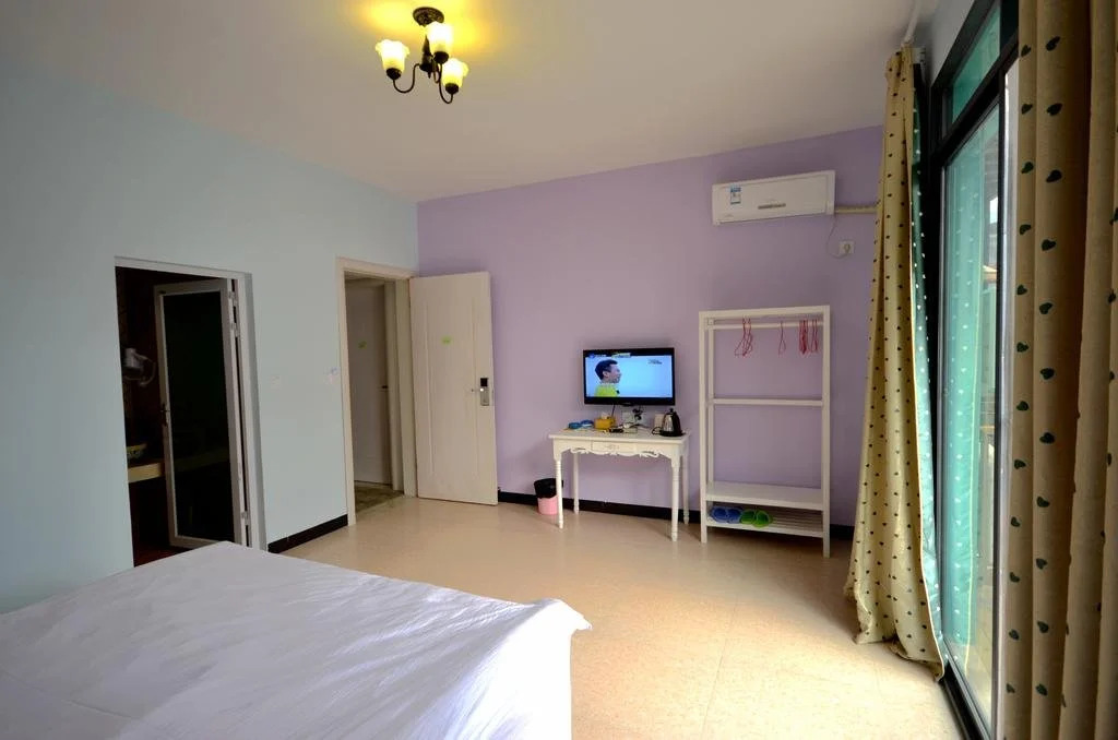 Shanshan gap Year Hotel