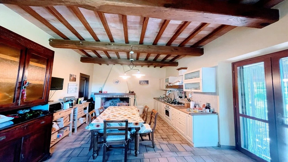 "slps 10 in 5 Bedrms + 5 Bathrms. Detached Villa With Play Area. Walk to Todi"