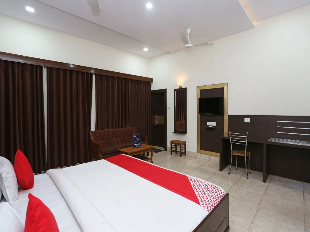 OYO 7880 Hotel Navrang