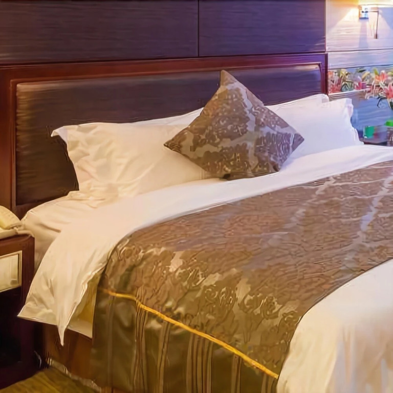 Celebrity City Hotel