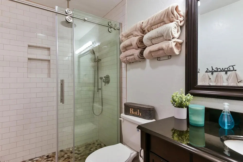Matchplay - Resort Amenities W/ Indoor Pool - Comfort Meets Style and Fun!