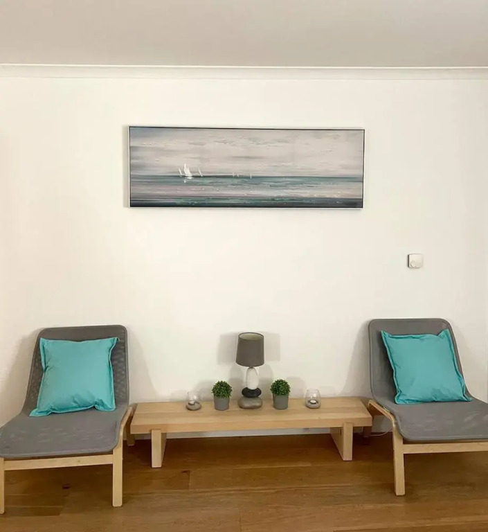 Luna Beach - Luxury Carbis Bay Apartment + Parking