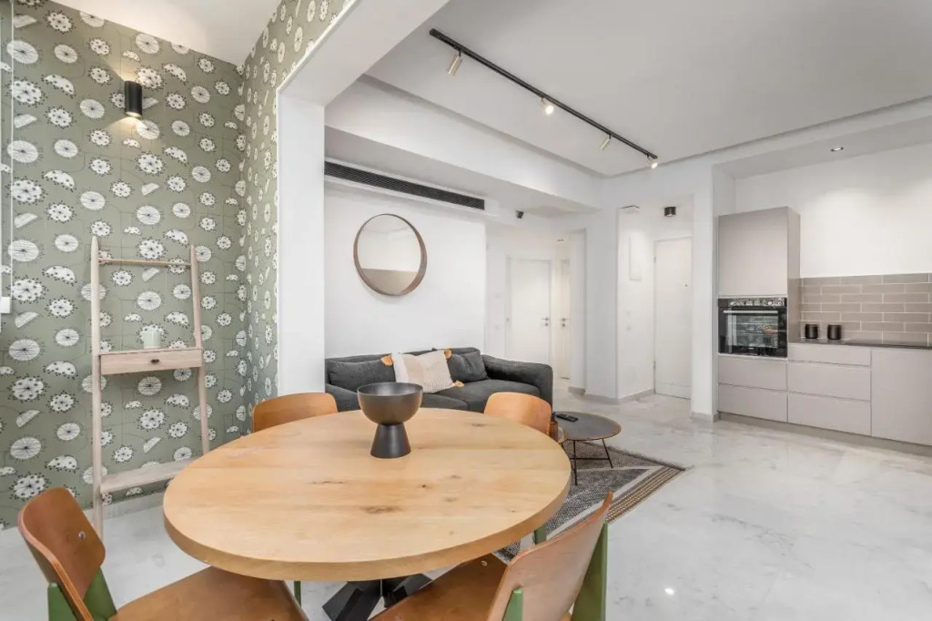 Gordon area - Deluxe 2bdr close to the beach