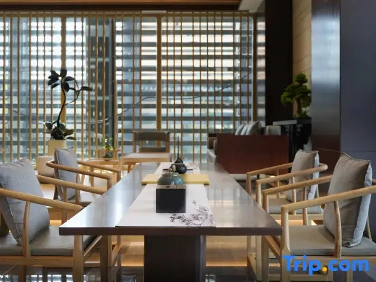 Jianguo Puyin Hotel