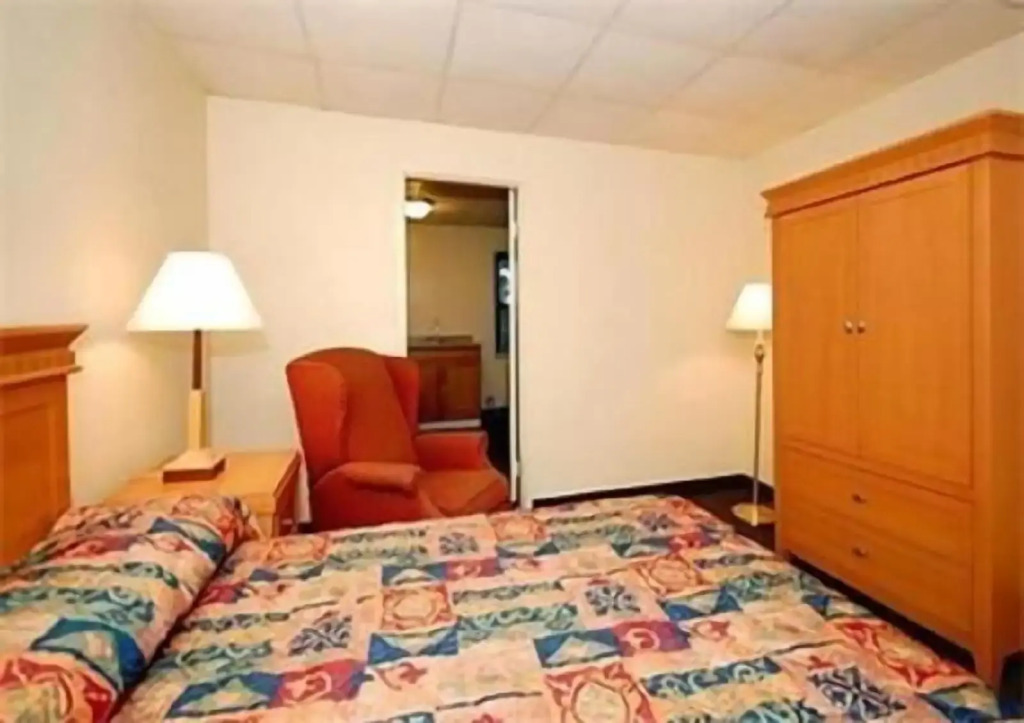 Super 8 by Wyndham Monticello NY