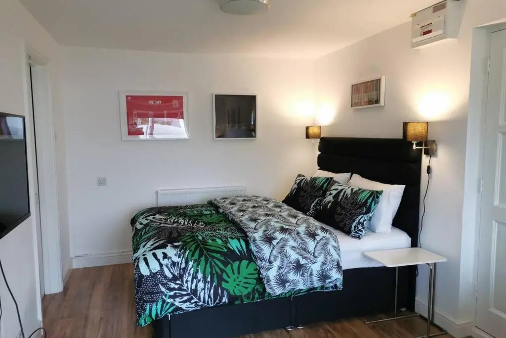 Stylish Studio Bungalow, Close To Cardiff Centre