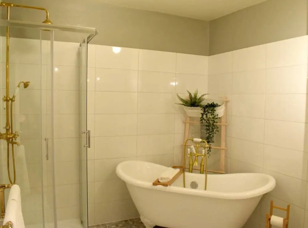 3 Bedroom Flat in Parsons Green With Roof Terrace