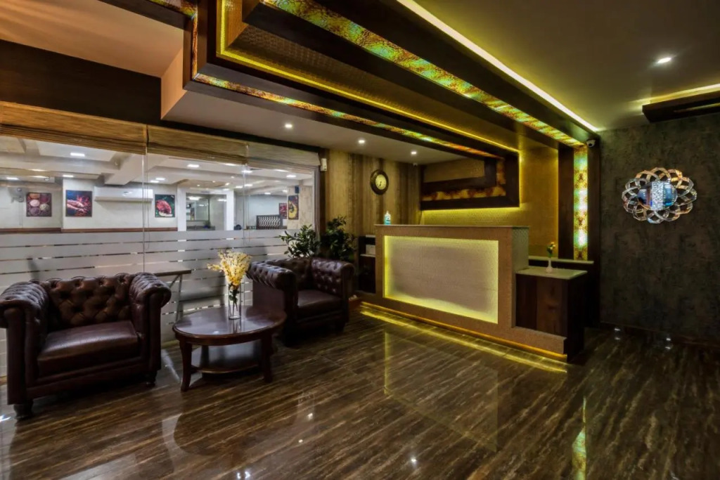 Hotel Monarch International