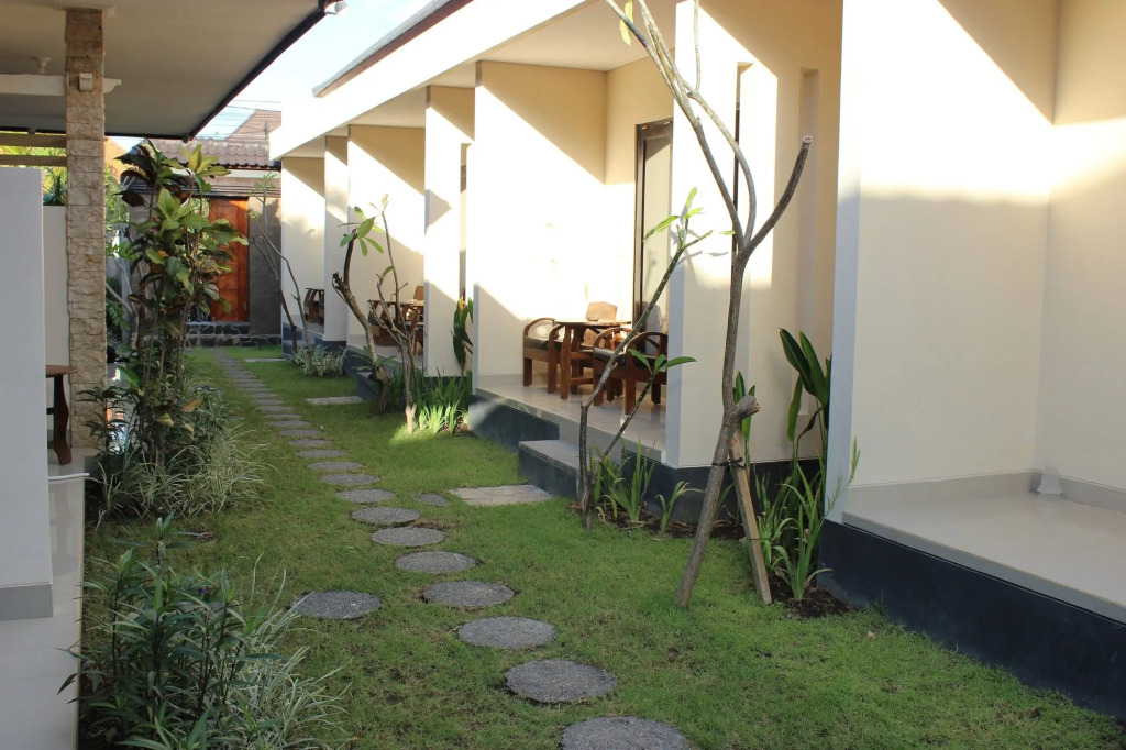 Blanjong Homestay by ecommerceloka