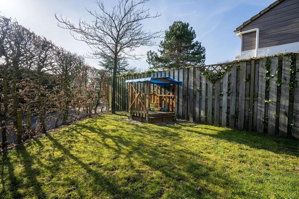 Holiday Home in the Middle of the Green North Sea Park Near the Beach Entrance