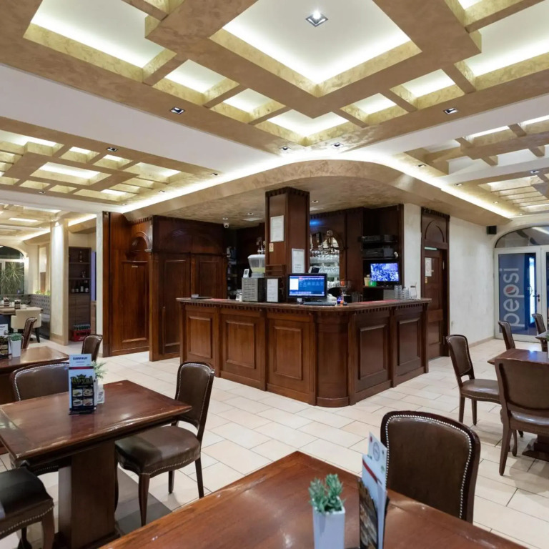 Garni Hotel Royal Crown