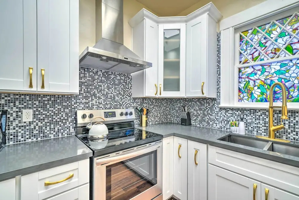 Cozy Carpinteria Apartment: Walkable Location