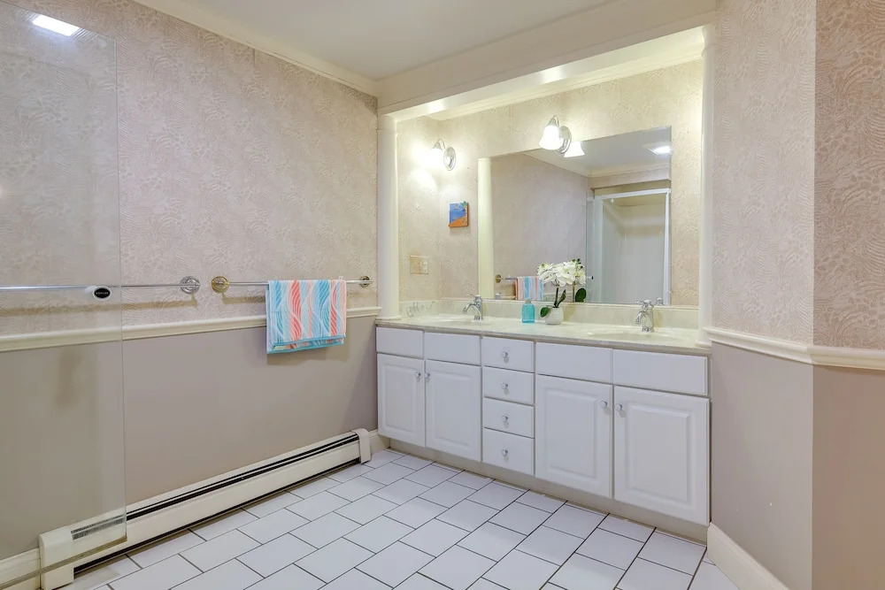 1 Mi to Beach: East Sandwich Getaway w/ Gazebo!