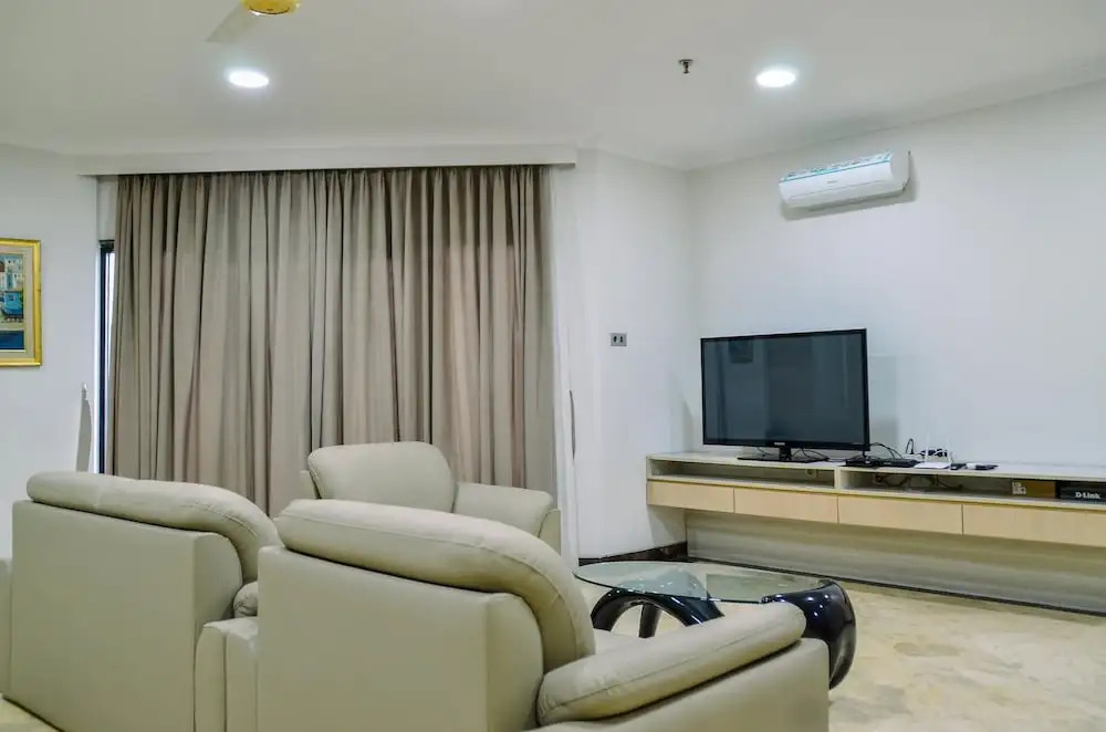 Fully Furnished with Spacious Design 3BR Penthouse Kondominium Golf Karawaci Apartment