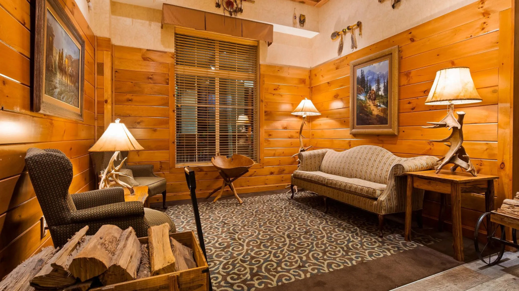 Best Western Plus Crossroads Inn & Suites