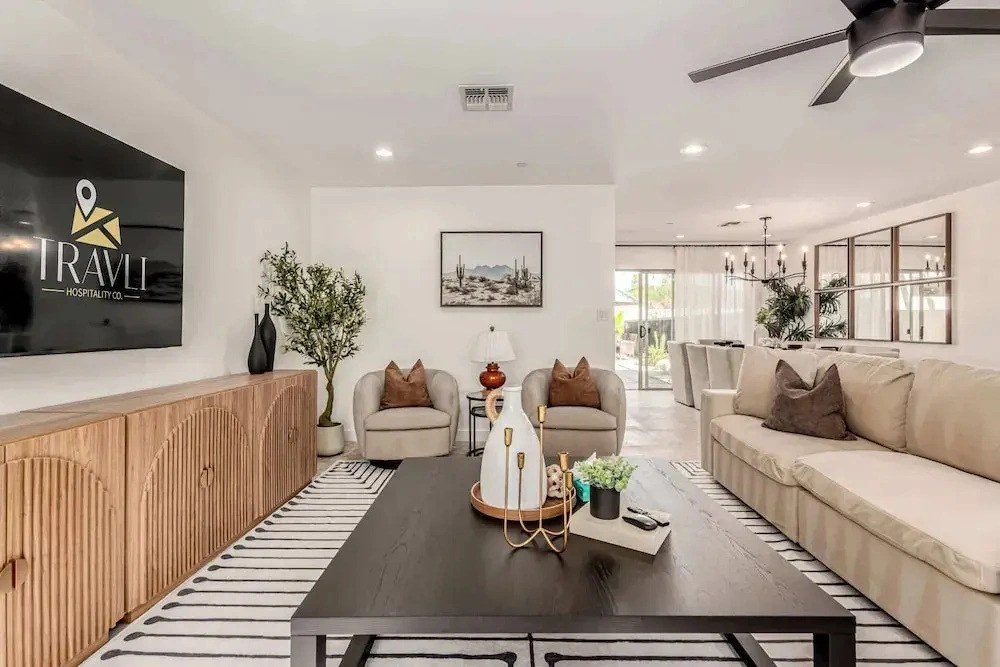 Casa Encanto Scottsdale Retreat