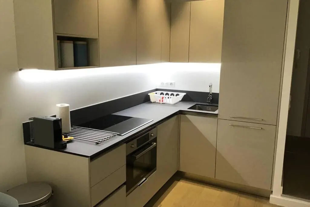 Appartement 2 chambres refait à neuf, climatisé, à 2 min de la mer