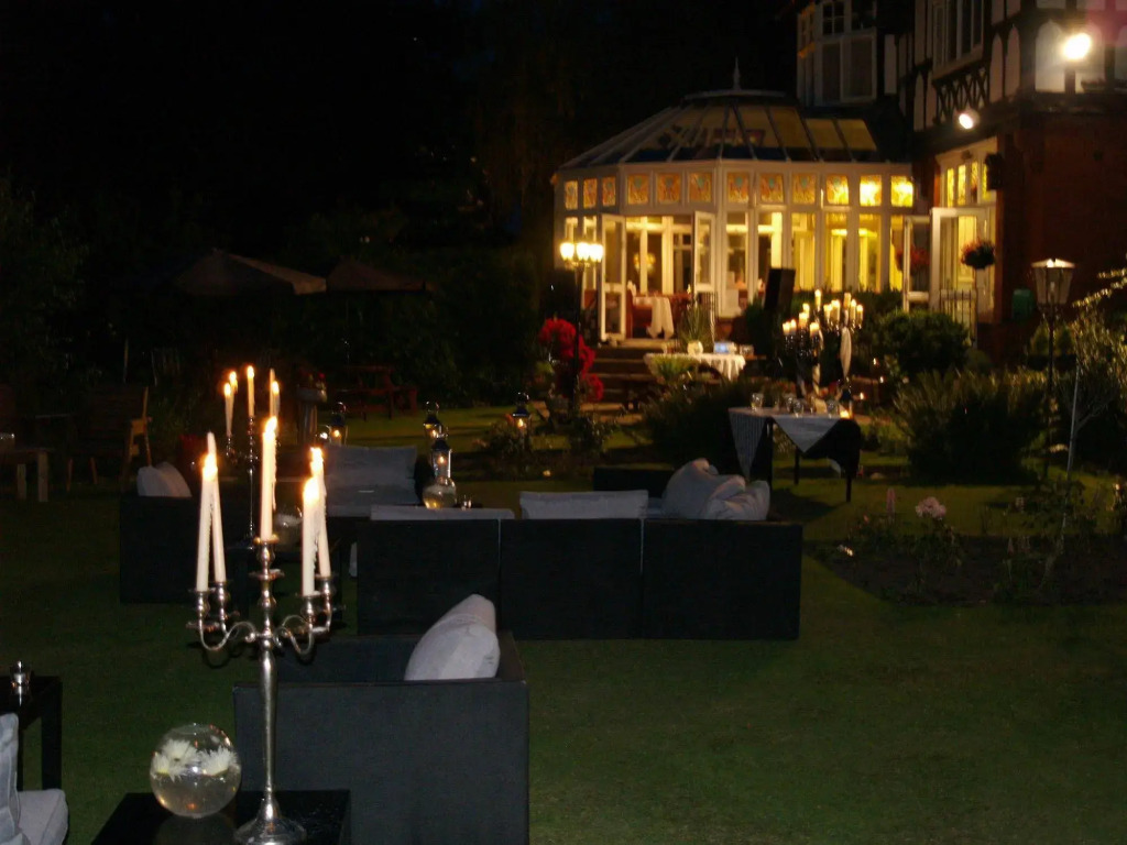 NormanHurst Hotel