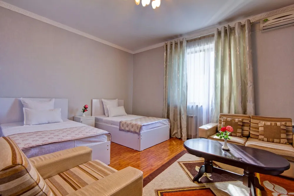 Отель King House
