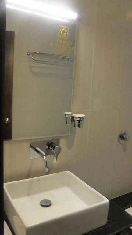 Hotel Shree Sai Dhan