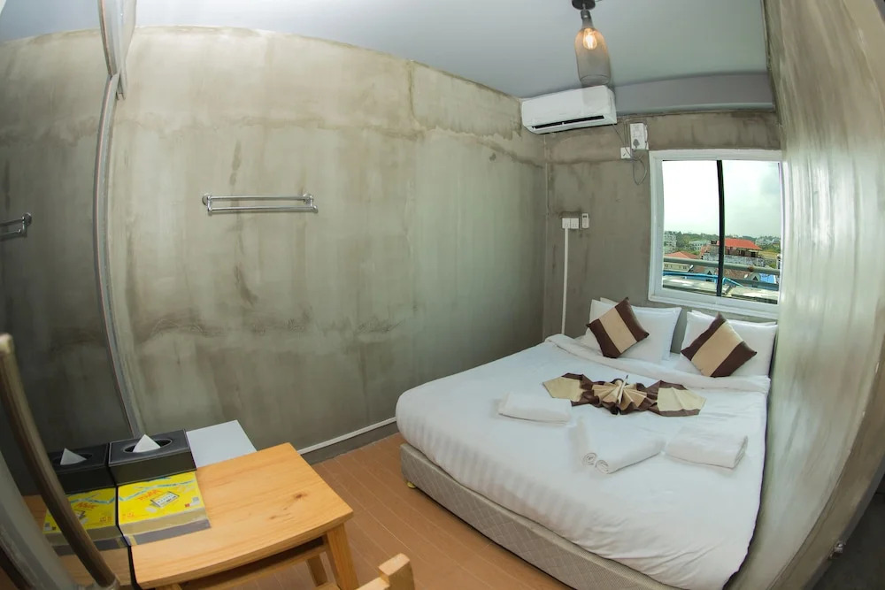 The Lodge Yangon Hostel
