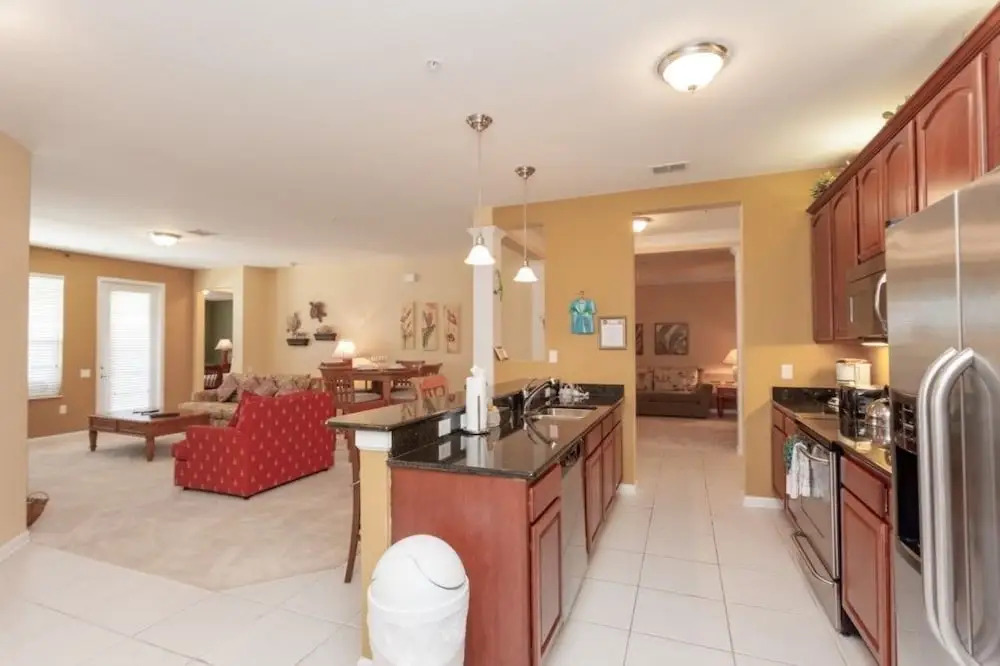 3 Bed 2 Bath Premium Lakeview l 1004