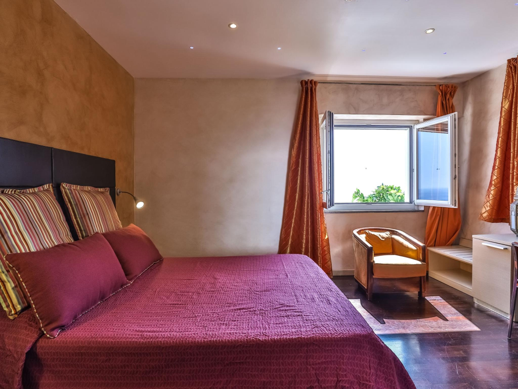 Luxury room with sea view in Amalfi ID 3931