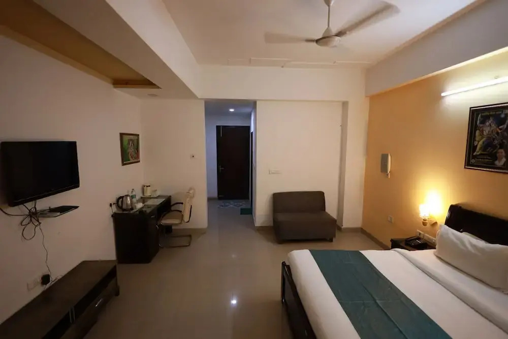 Shanti Seva Dham - A Religious Stay At Priyakant Ju Temple Vrindavan