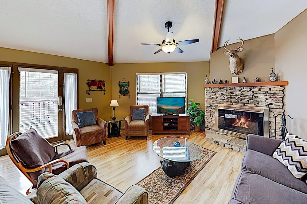 Roundette Cabin 2 Bedrooms 1.5 Bathroom Cabin