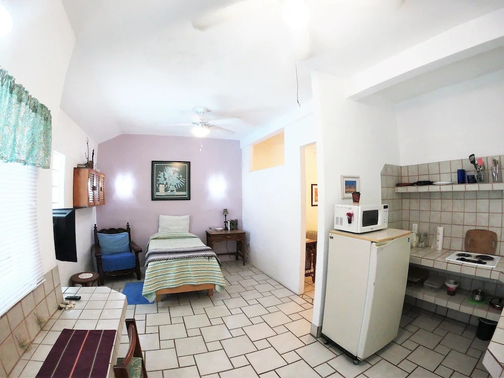 Baldwin's Guest House Cozumel