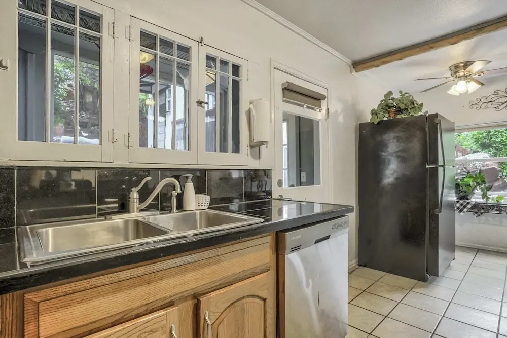 2BR Manitou Get Away Close To Everything!