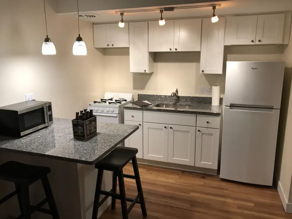 1 BR Apt Near Marquette University by Frontdesk