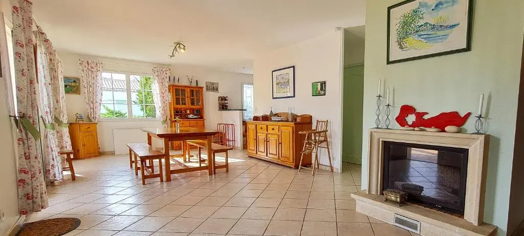 Villa familiale avec grand jardin proche plage