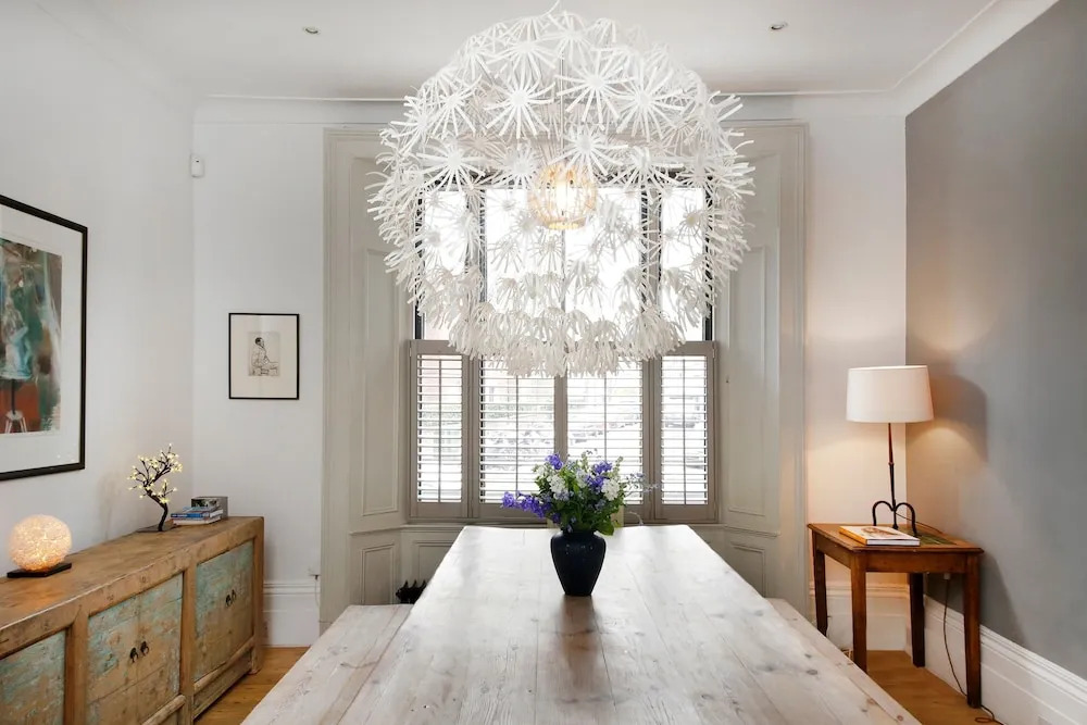 3 Bedroom Notting Hill House With Balcony