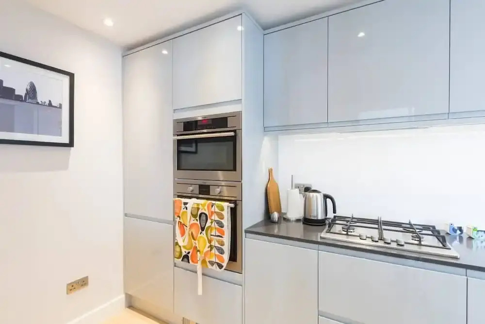 Beautiful Brook Green 2 bed Flat, Close to Tube
