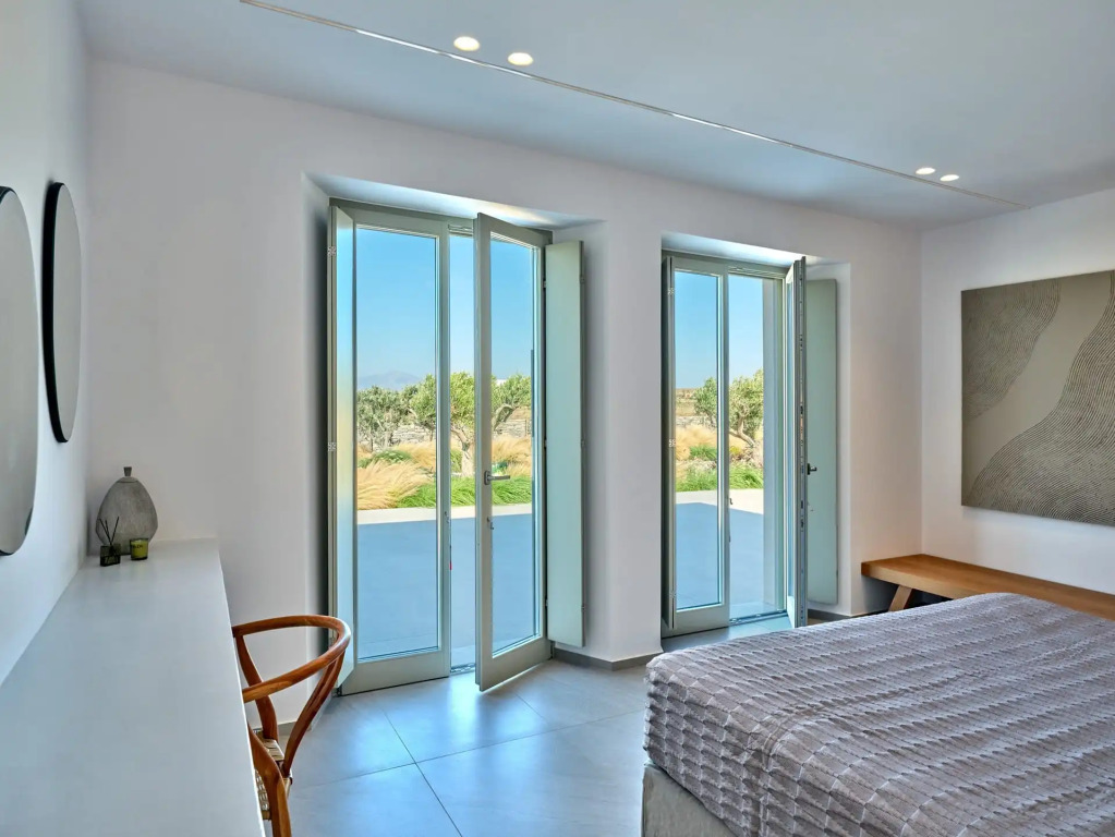 Monogram Travel Paros