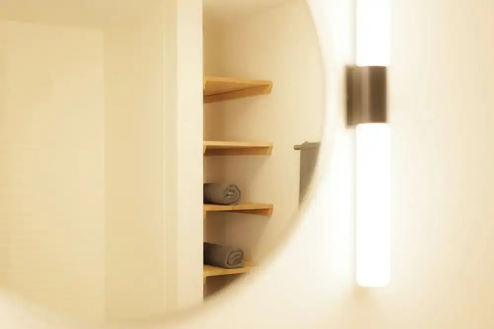Above The Roots - Elegant Studio Stay