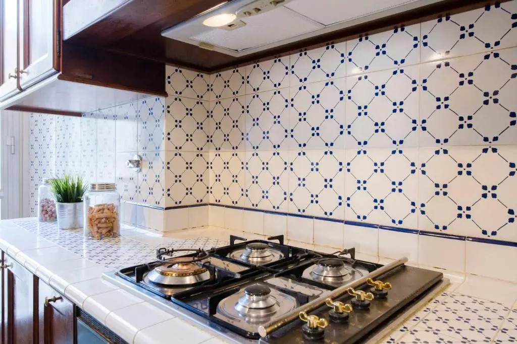 ALTIDO Splendid Apartment for 8 with Beautiful SeaView
