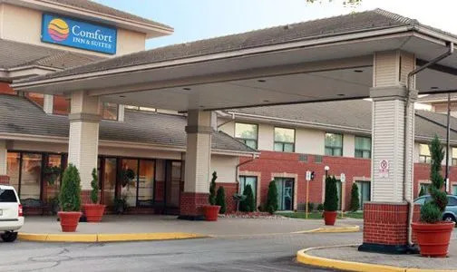 Travelodge Ambassador Bridge Windsor